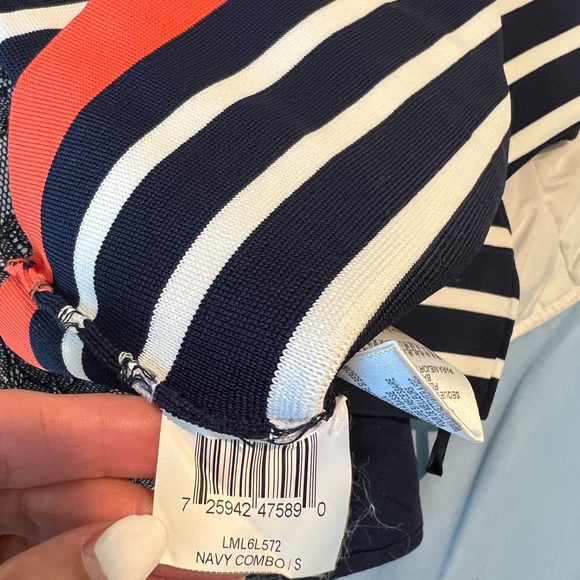 BCBG Maxazria Small NWOT Bandage
Inya Navy Combo Stripe One
Shoulder Dress - Picture 6 of 8